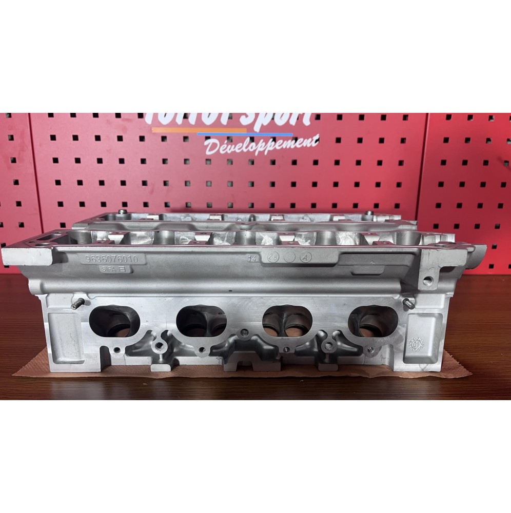Culasse TU5JP4 F2000 neuve nue ( prévue pour double ressort de soupape et poussoirs diamètre 30.00 mm )
